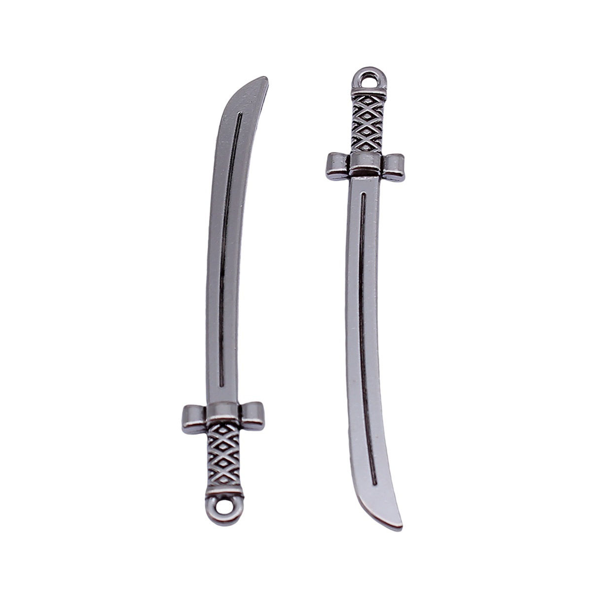 Coleção de Pingentes de Espada - Vintage Fashion Jewelry Necklaces avaliação e preço